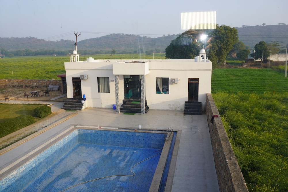 Eco Fort Resort