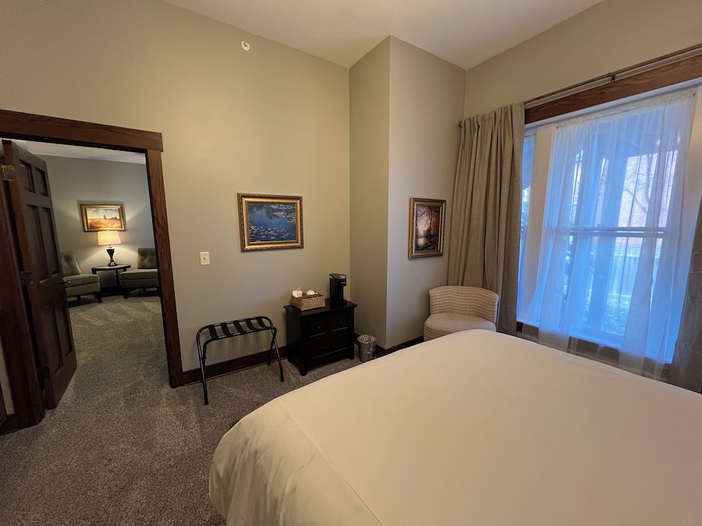 Charleston House Bed & Breakfast Inn
