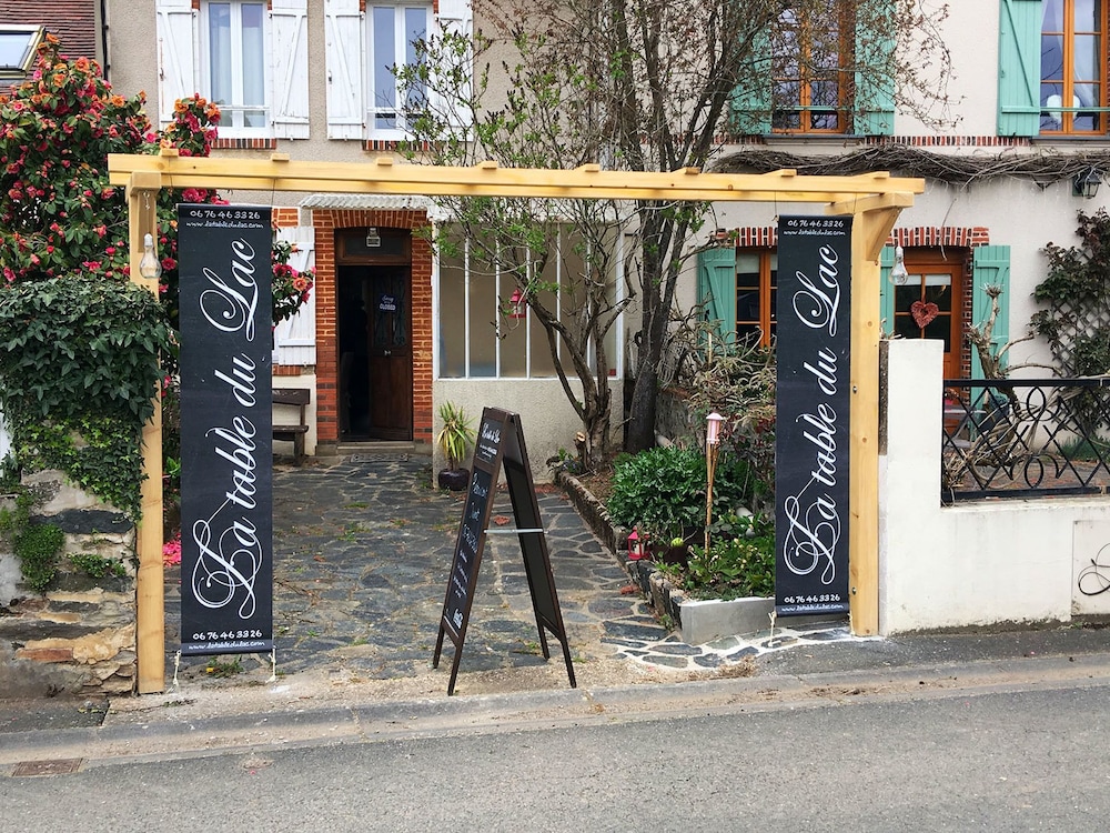 La Maison du Lac - Near Plage de Bonnu