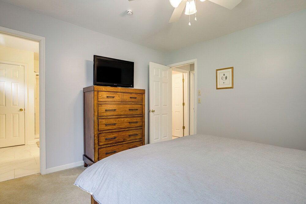 Waterfront Home w/ Hot Tub in Bozman Village!