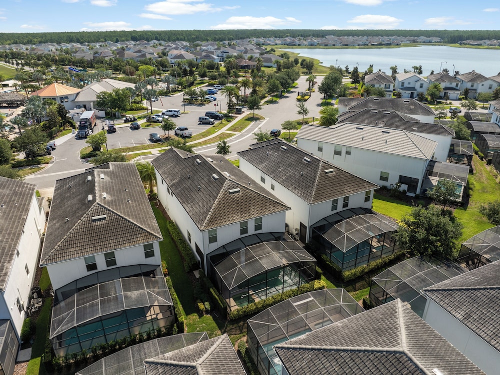 Kissimmee Retreat  6BR House Sleeps 14