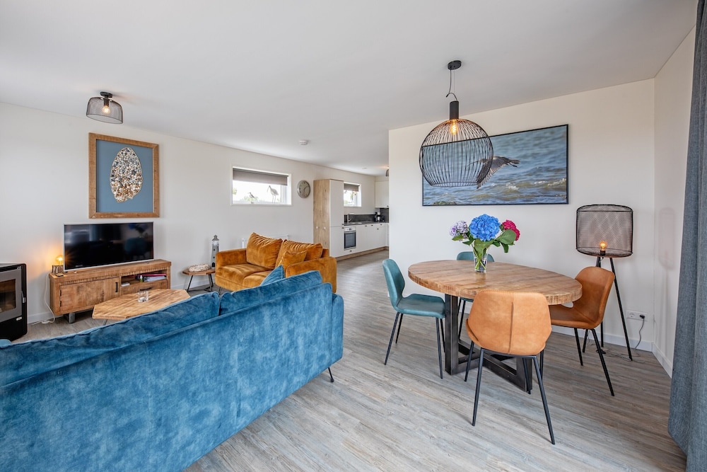 2 Cosy Homes With Wellness Garden