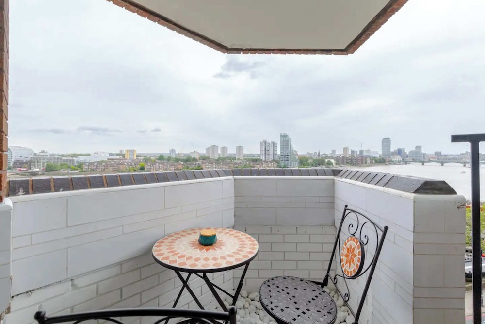 Scenic Riverside 2BD Flat - Chelsea