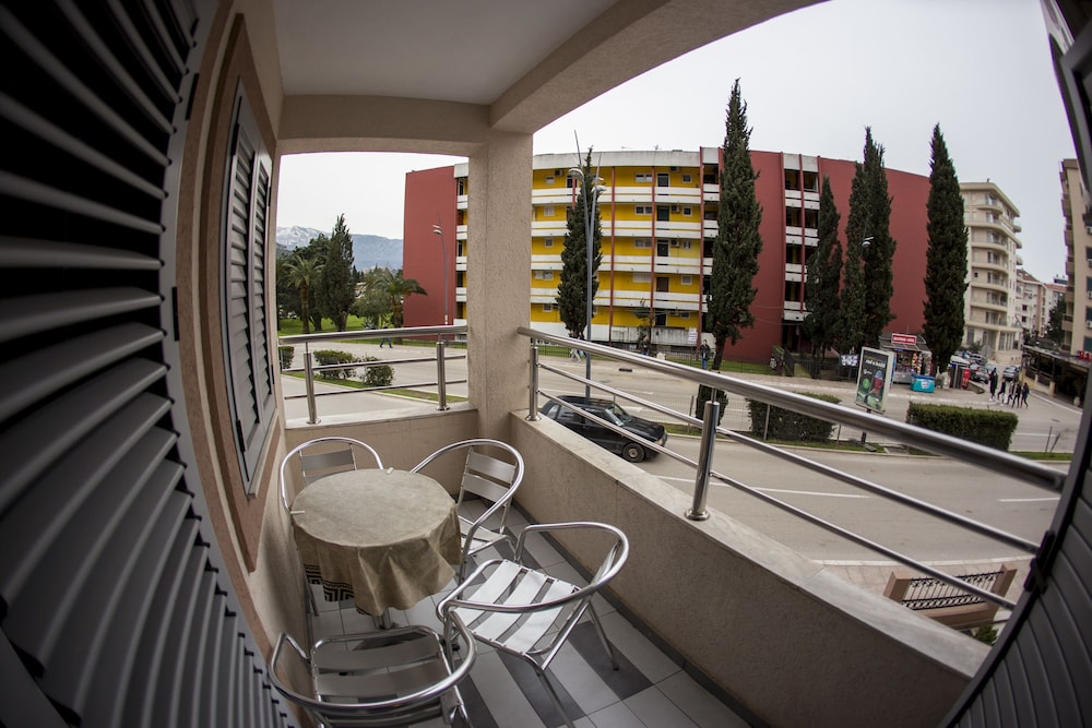 SMS Apartments