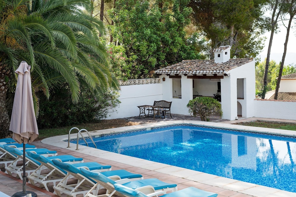 Villa Rosa in Javea With 4 Bedrooms and 3 Bathrooms