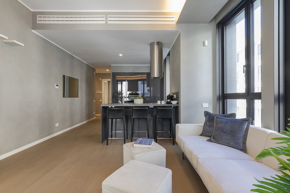Central Tower S Babila - Elegant 2bdr With Rooftop Terrace
