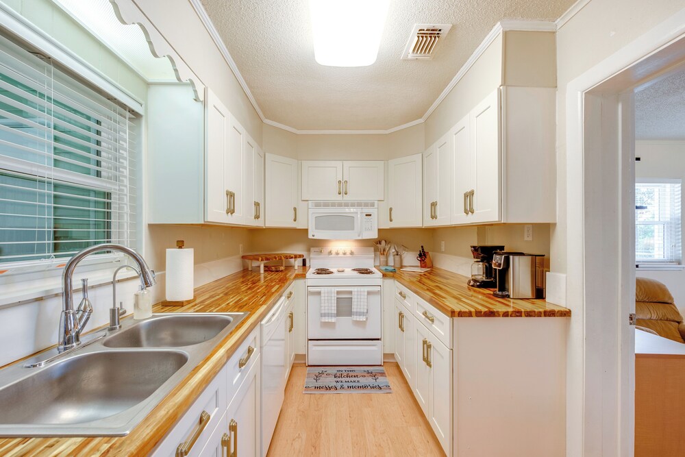 Fish, Relax & Repeat: Home w/ Yard in Eastpoint!