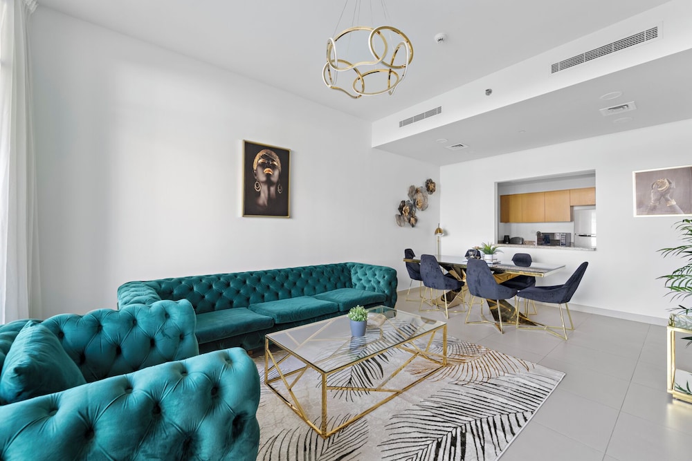 2BR 202 Bellevue Tower 1