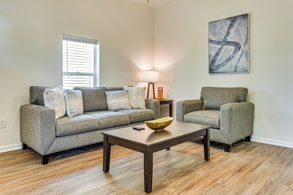 2 Mi to Mass Ave: Indianapolis Townhome Near Parks