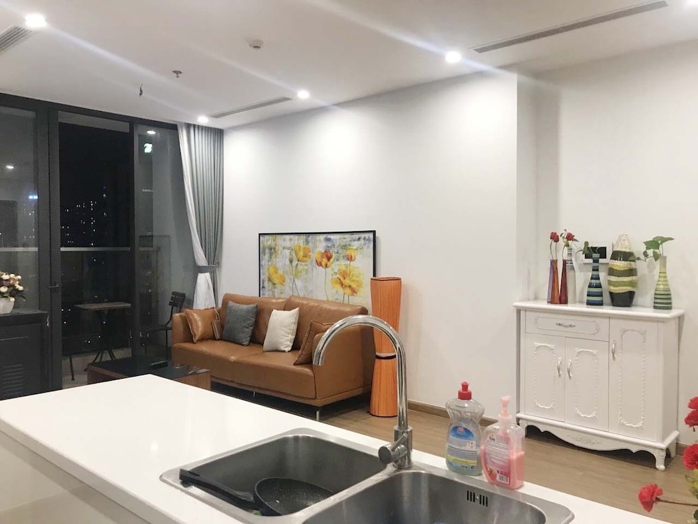 Bom Homes - Vinhomes Skylake Serviced Apartment