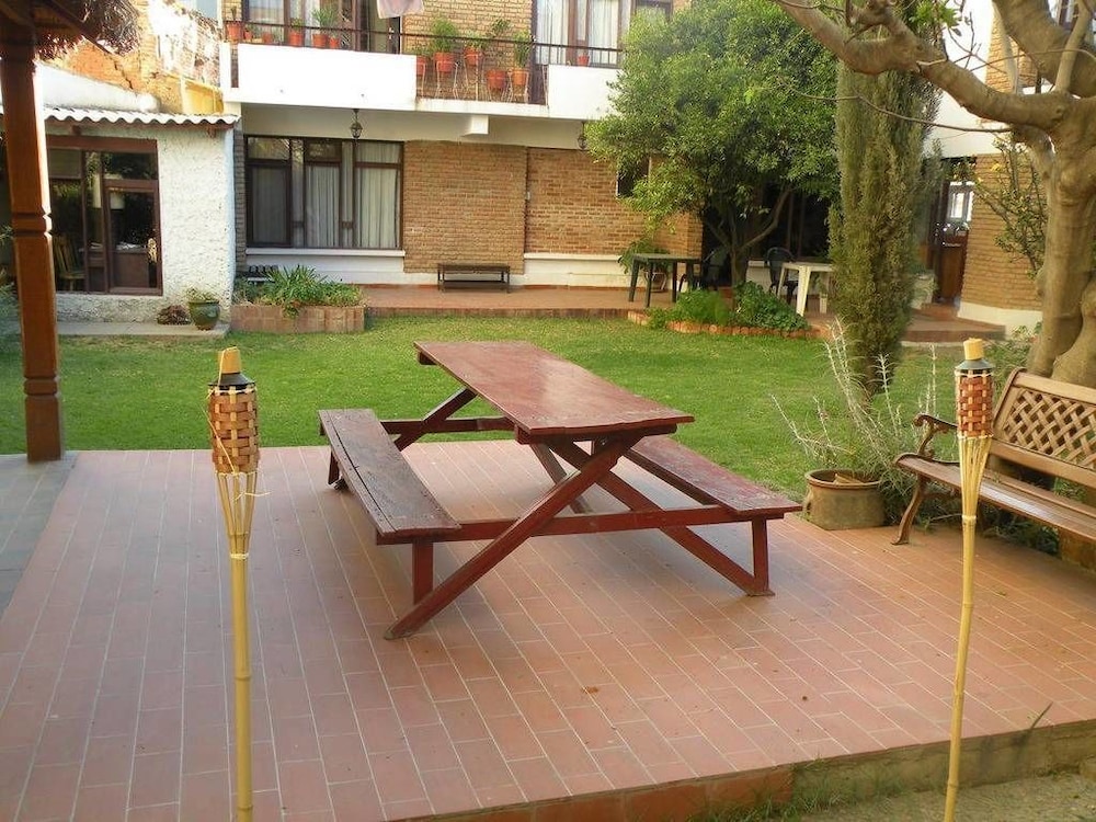 El Jardin Suites and Guest House