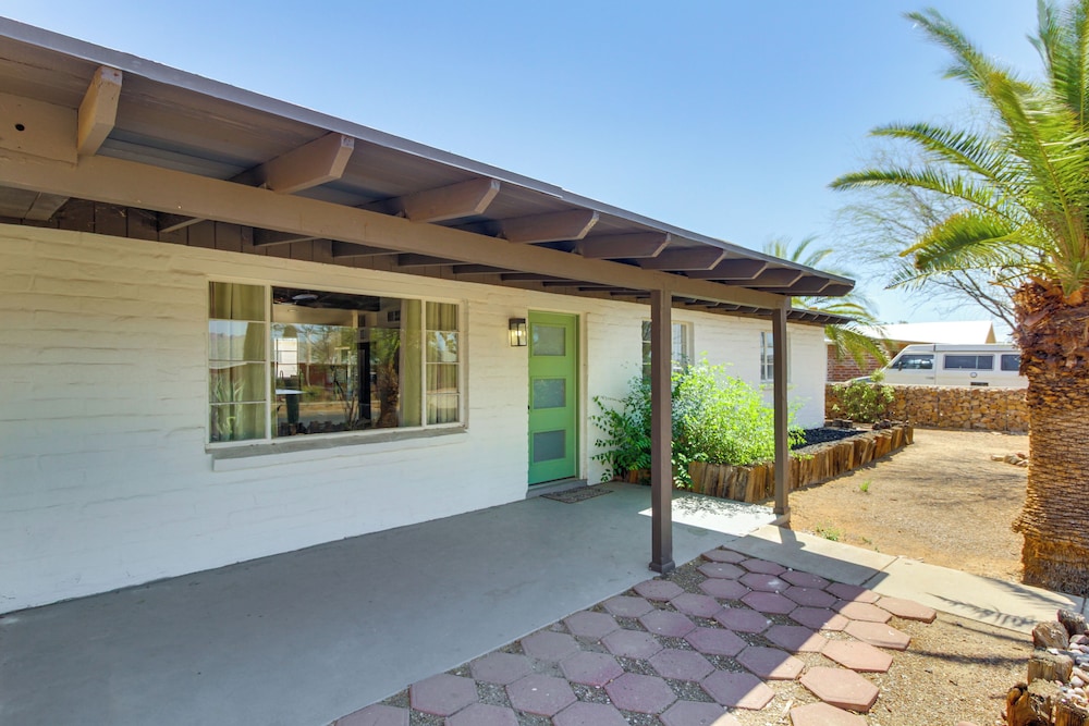2 Mi to Trail Dust Town: Home w/ Large Yard!