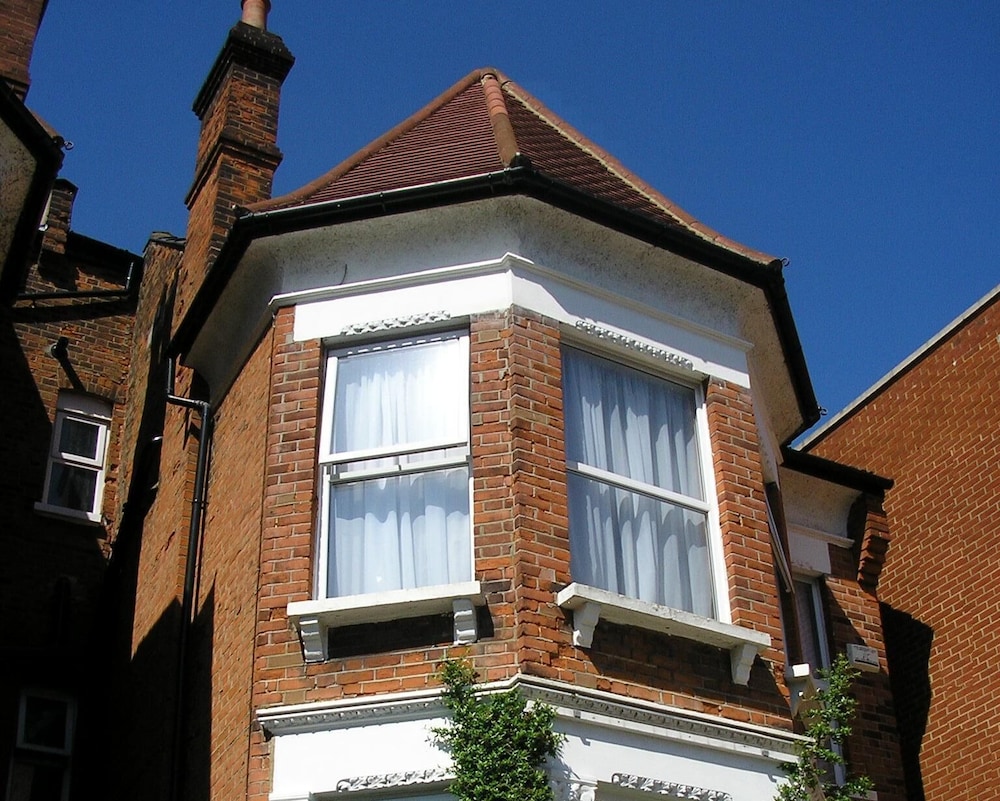 Glenlyn Hotel & Apartments