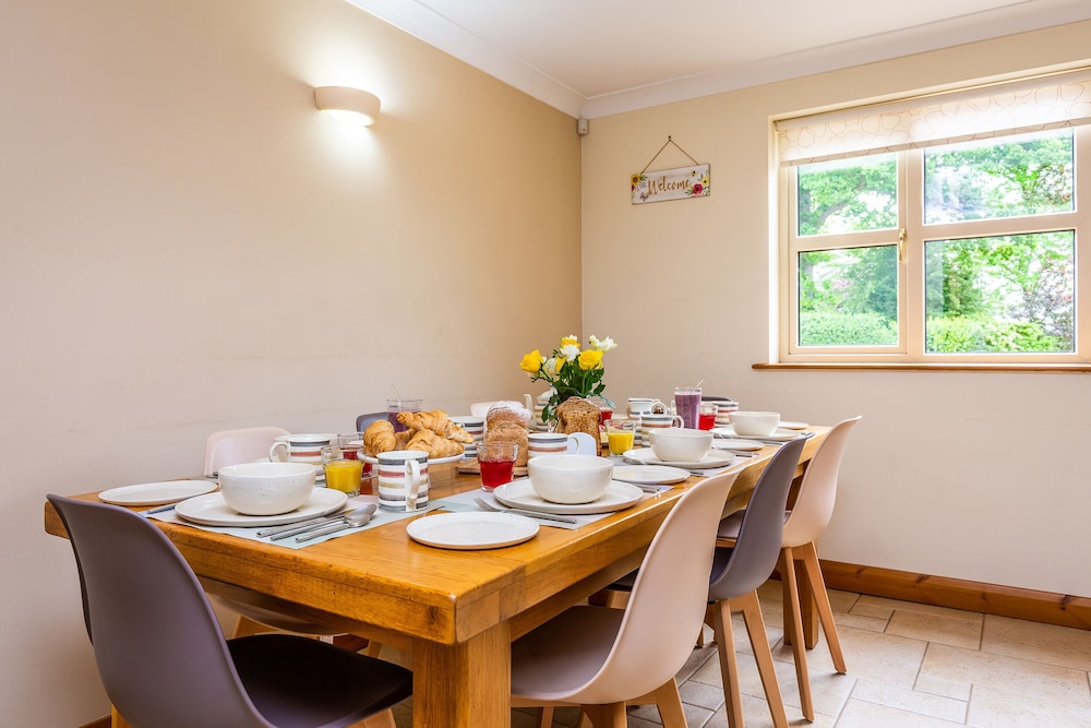 Broadleaf Lodge