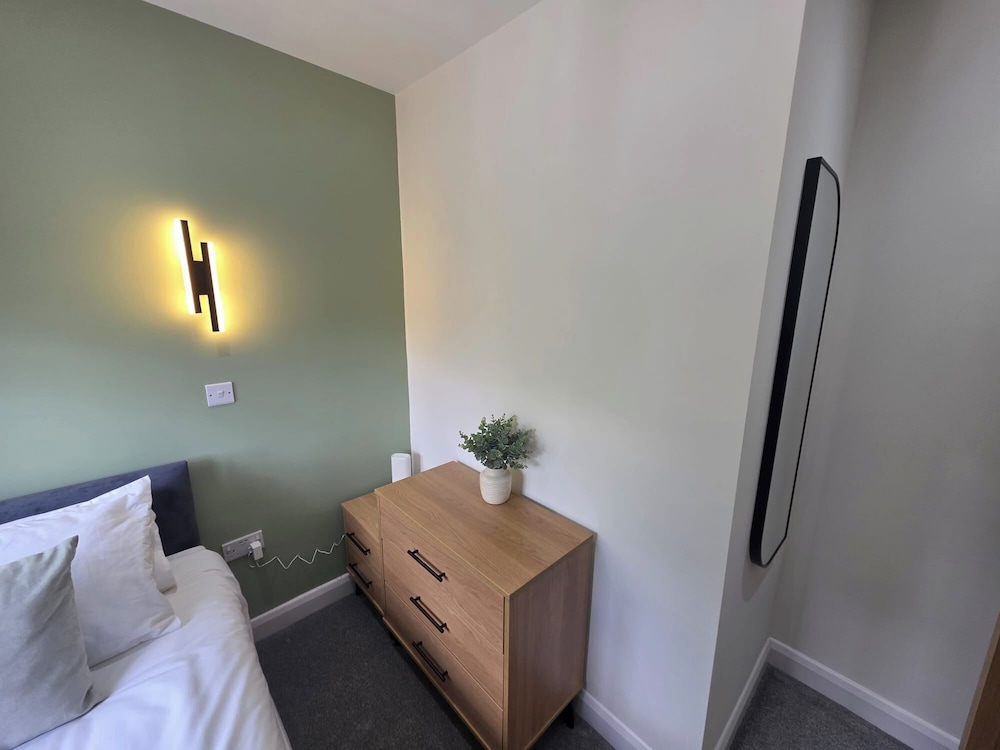 House - Sleeps 4 - Parking - Garden - City Centre