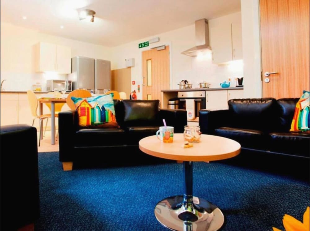 Stylish Rooms PENRYN view 4