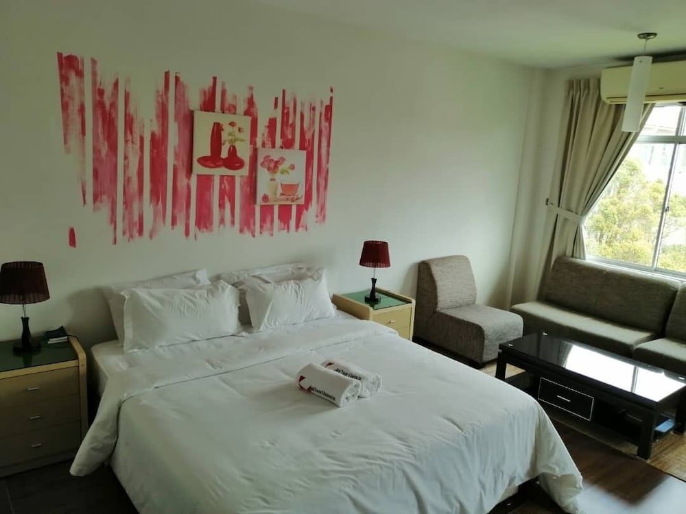 Natol Homestay - Kuching Home Penthouse Airport Road