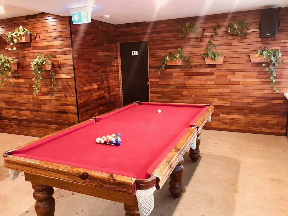 Down Under Hostels - Surfers Paradise - Image 1