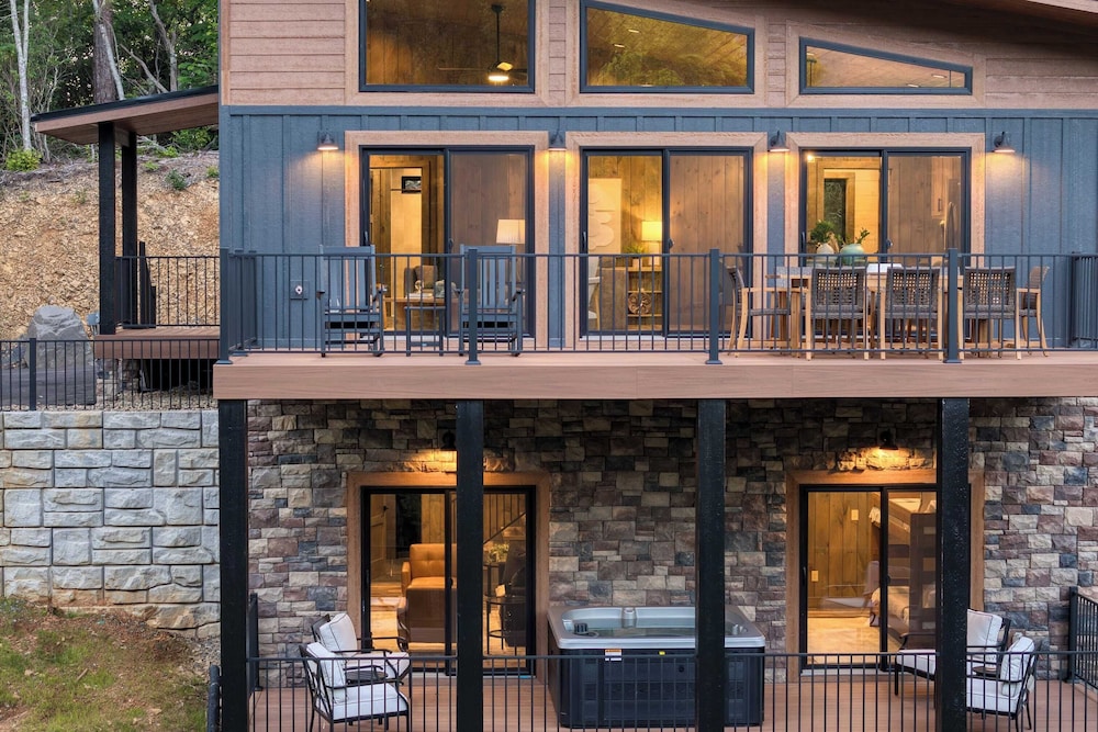 Luxe Cabin w/ Hot Tub, Views & Game Room Sleeps 10 Do Good Holler by Avantstay