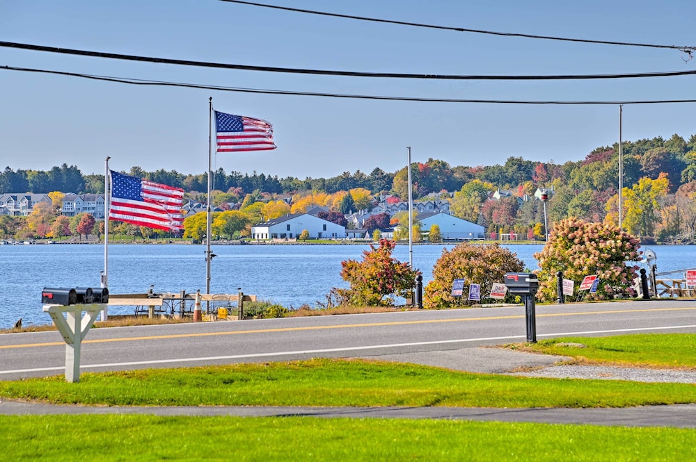 Saratoga Springs Vacations - Charming Saratoga Lake Retreat w/ Dock Access - Property Image 10