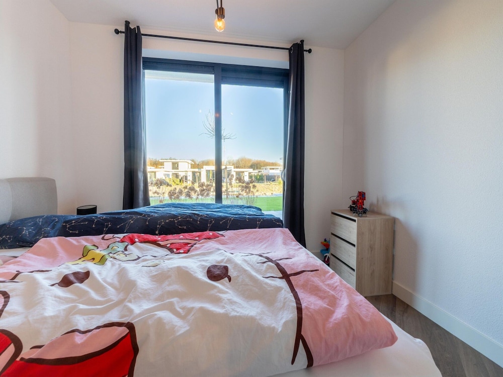 Cozy Villa With Lakeside Views view 2