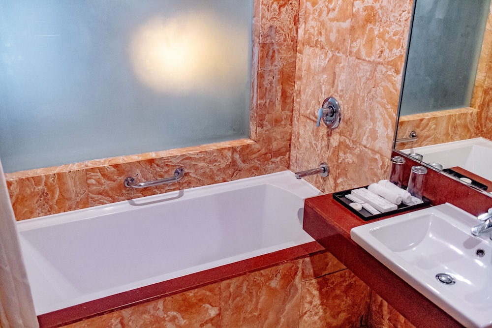 Crown Regency Beach Resort, Boracay Island - 15