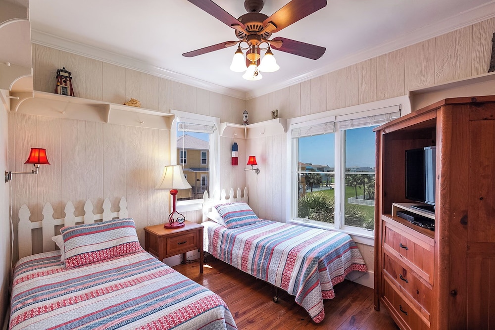 Breakers Pointe by Ryson Vacation Rentals
