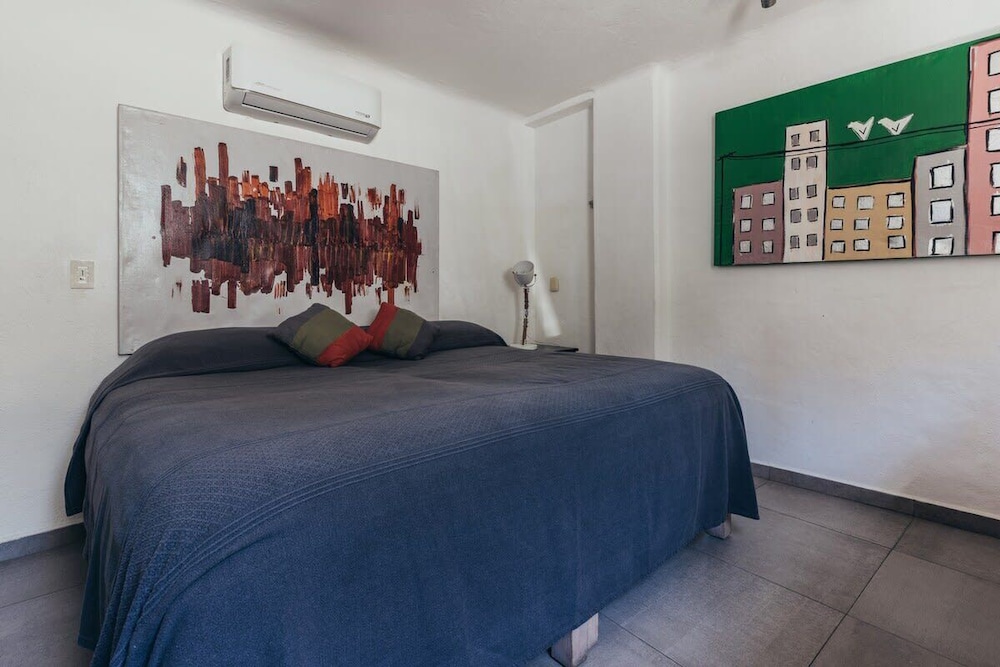 Cozy 2BR King Beds - Rooftop Pool - Fast Wifi