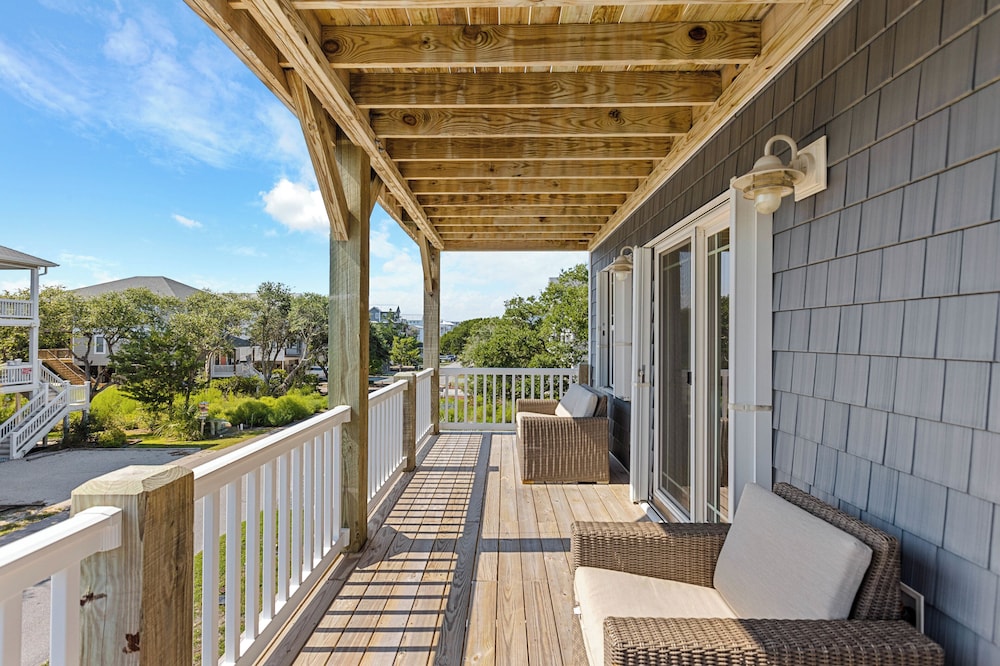 Across the Pond by Topsail Realty