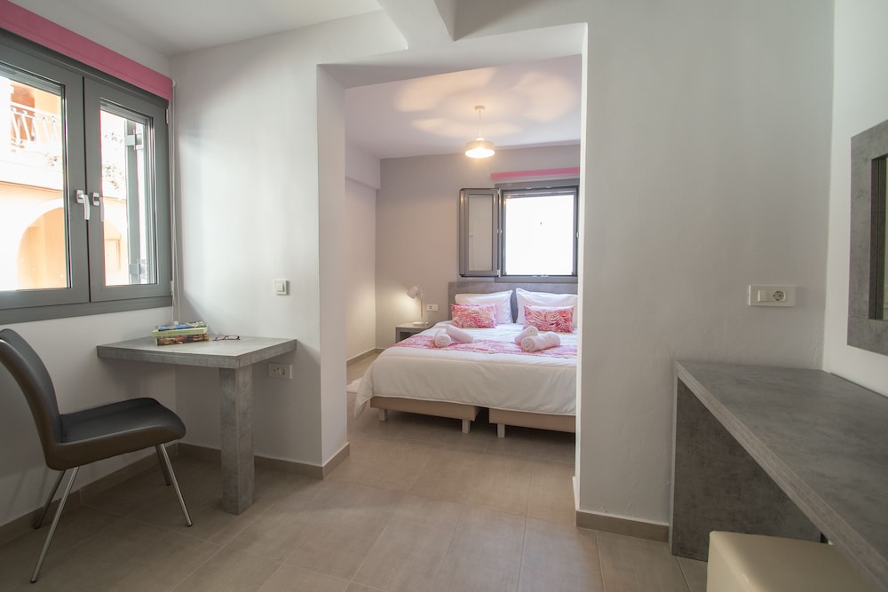 Ithaka Deluxe Home photo 3