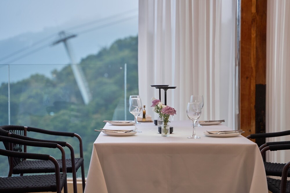 Miyue Shenzhen Tianlu Secret Wild Wizard Holiday Hotel