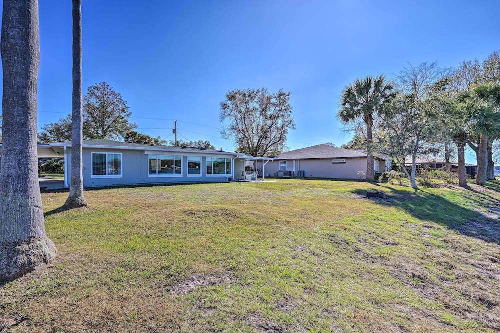 Private Dock + Grill: Sunny Lake Weir Retreat! view 4