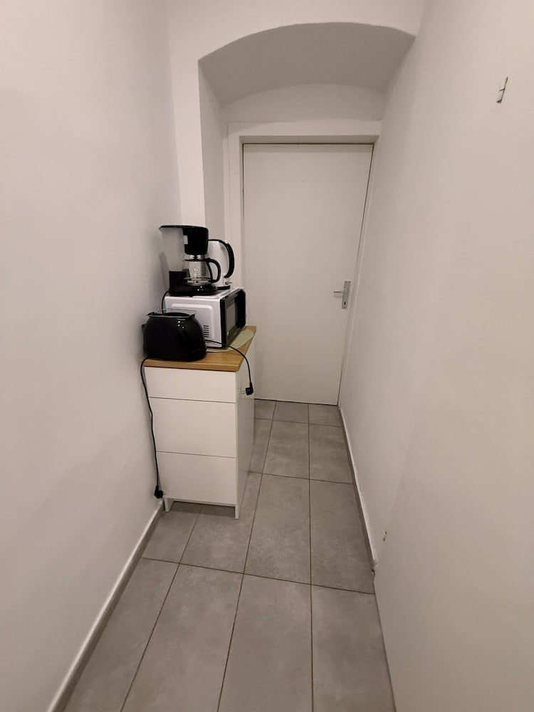 2BR Apartment 10 Min Walk to Westbahnhof