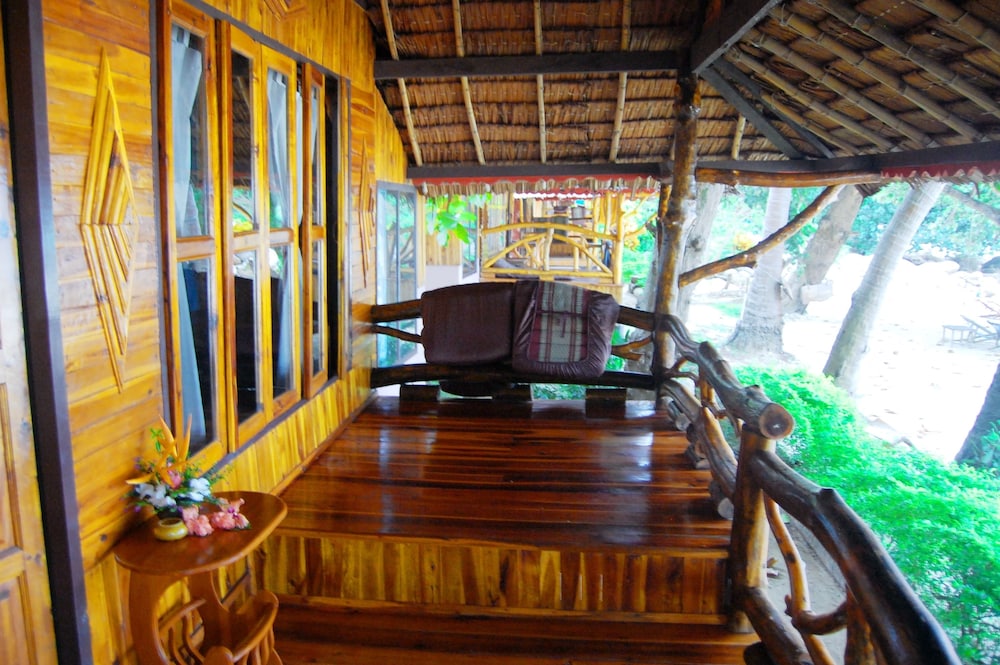 Phi Phi Relax Beach Resort