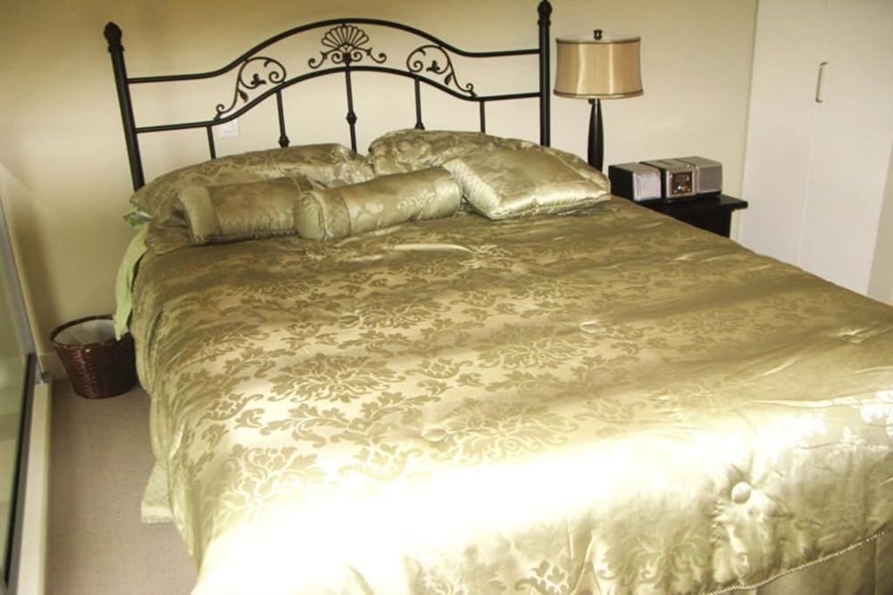 Central Victoria A Apartment - Image 2