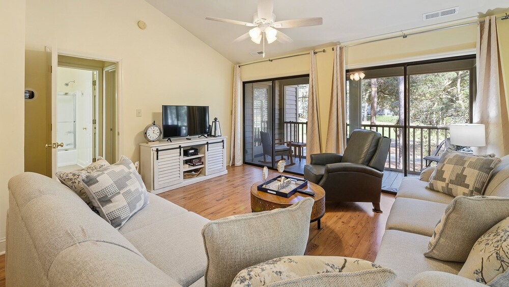 Alex And Us- Fantastic Second Floor Unit Directly Across From The Pool 2 Bedroom Condo by RedAwning view 5