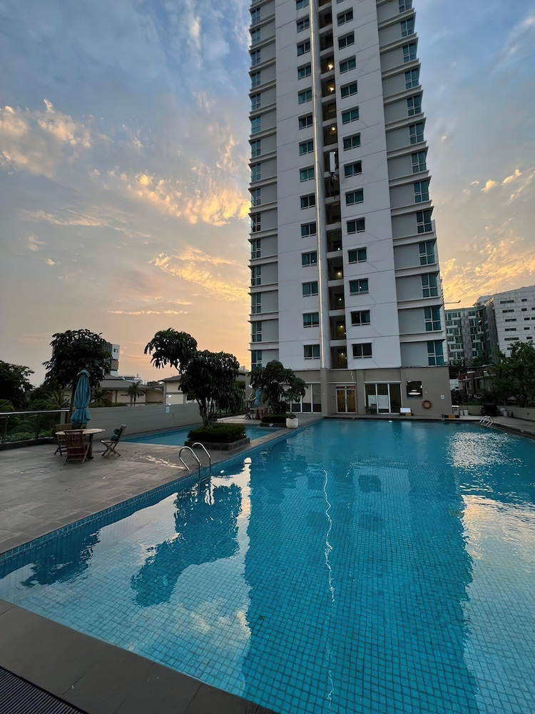 Springhill Royale Suites Sky Pool