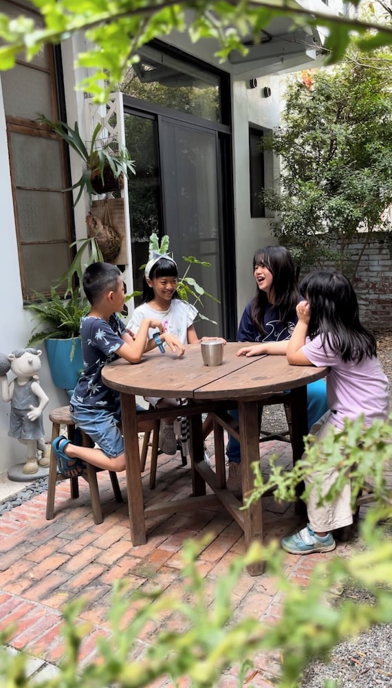 Shine tree house view 3