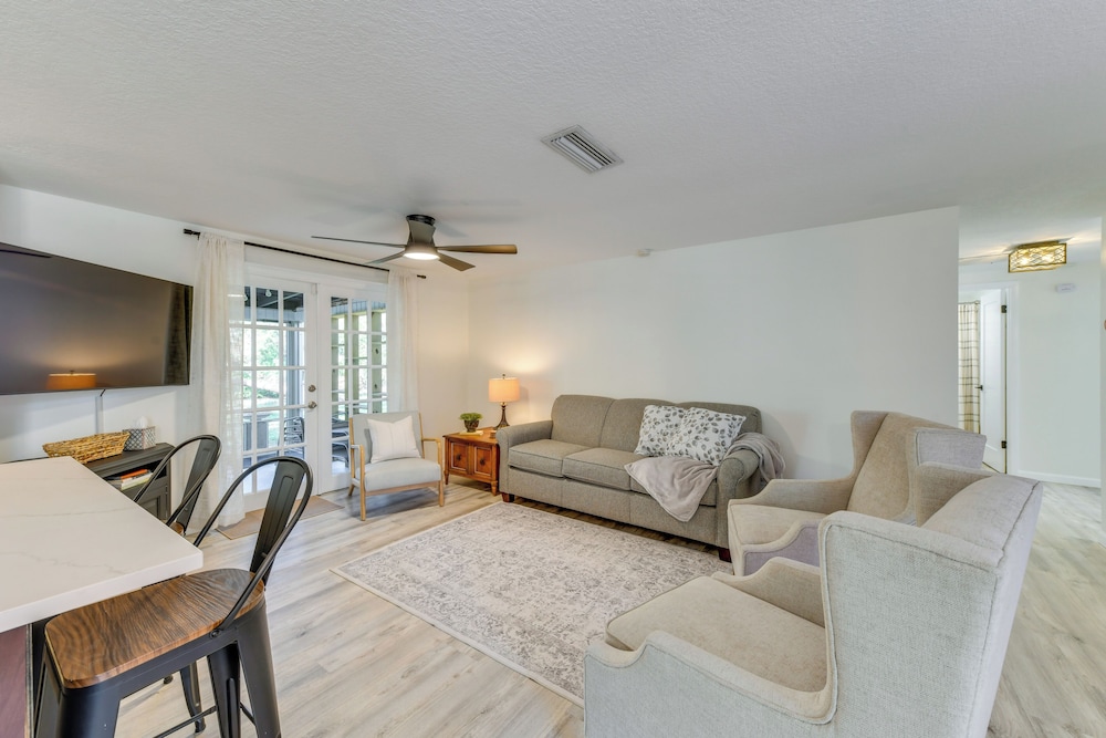 Near Beaches + Downtown: Sarasota Home w/ Lanai