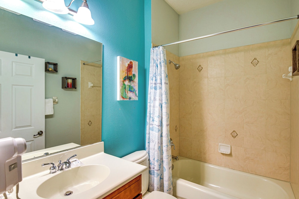 Steps to Beach: Palm Coast Escape w/ Resort Perks!