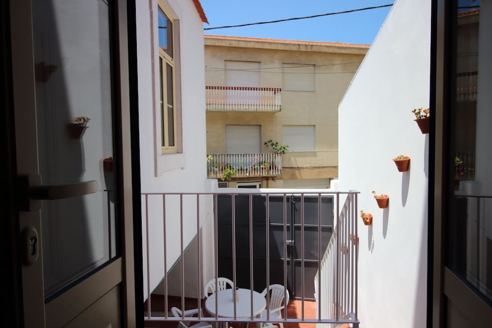Old Town House in Figueira da Foz Near Beach