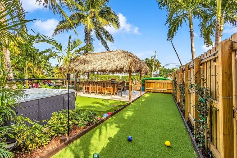 New Waterfront Oasis, Minutes to Beach, Eats, Shops