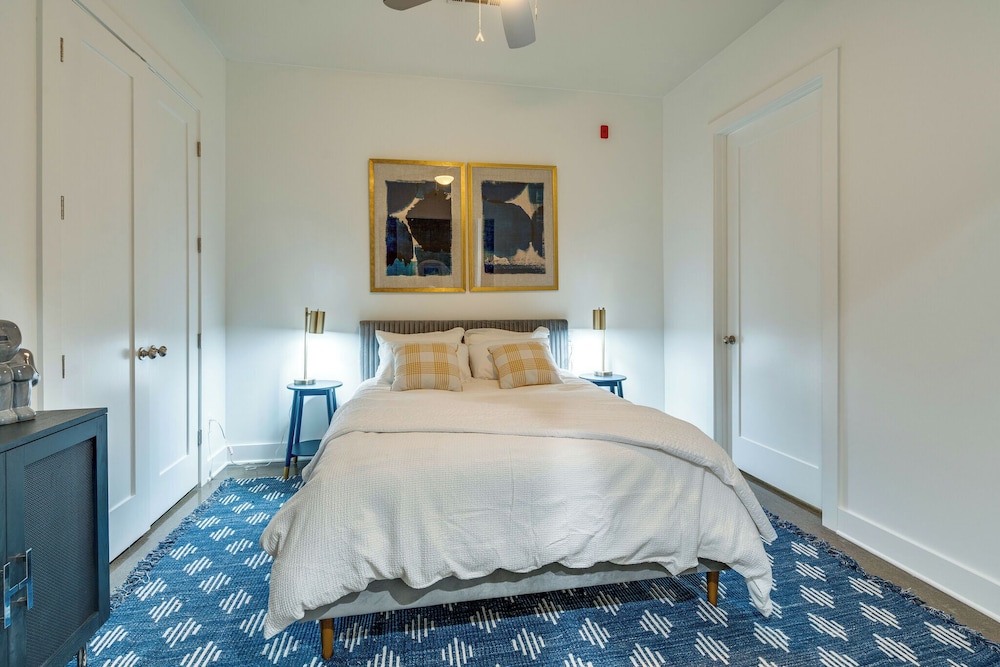 Lofts At 30th - Urban Lodge - Mins to Broadway!