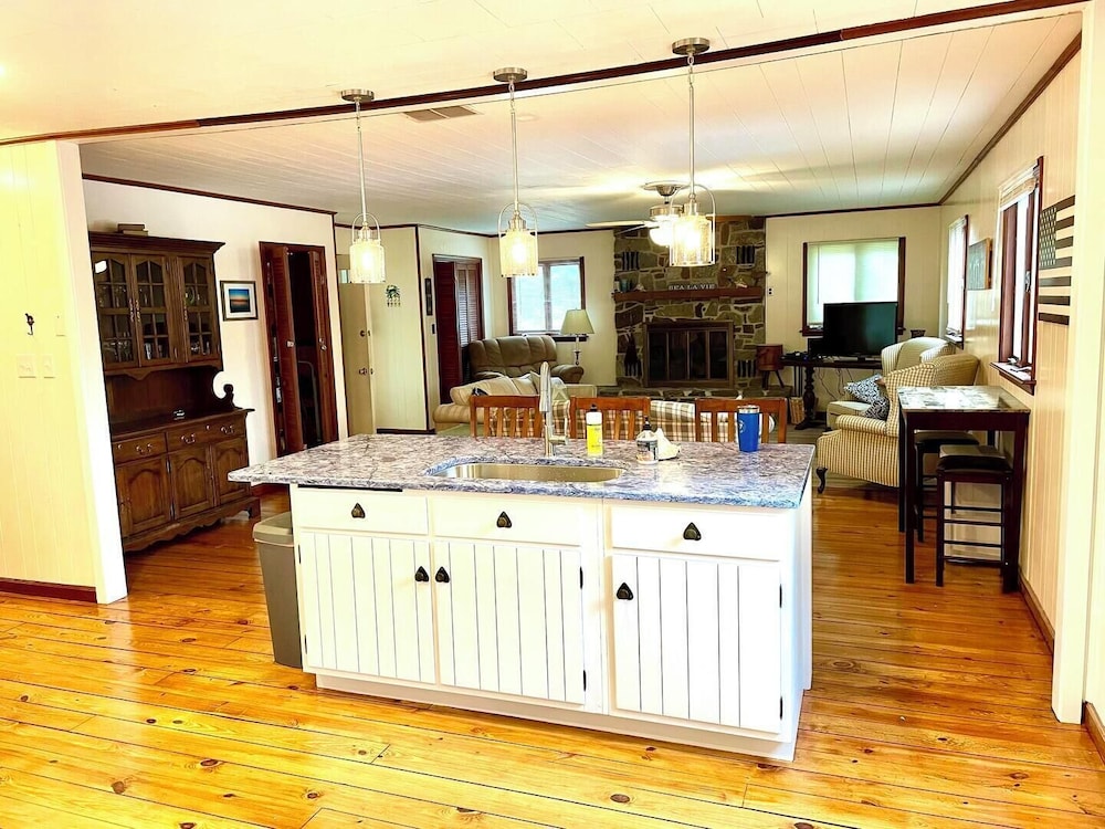 Bayard Avenue 1603