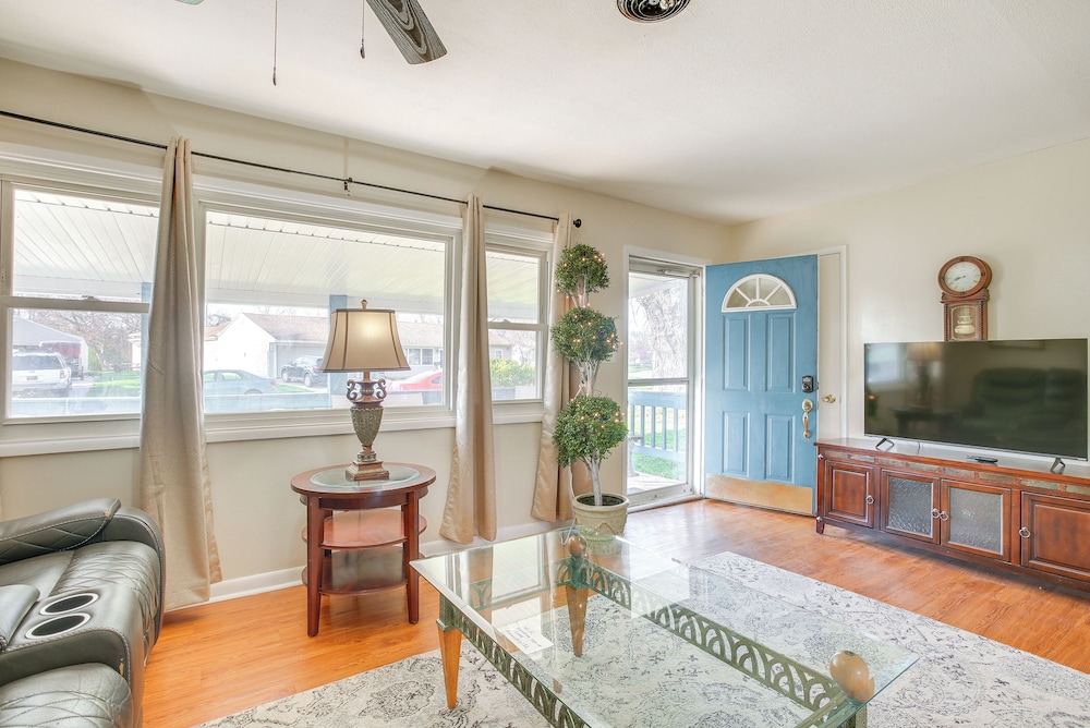 7 Mi to Dtwn Dayton: Home in Kettering w/ Yard