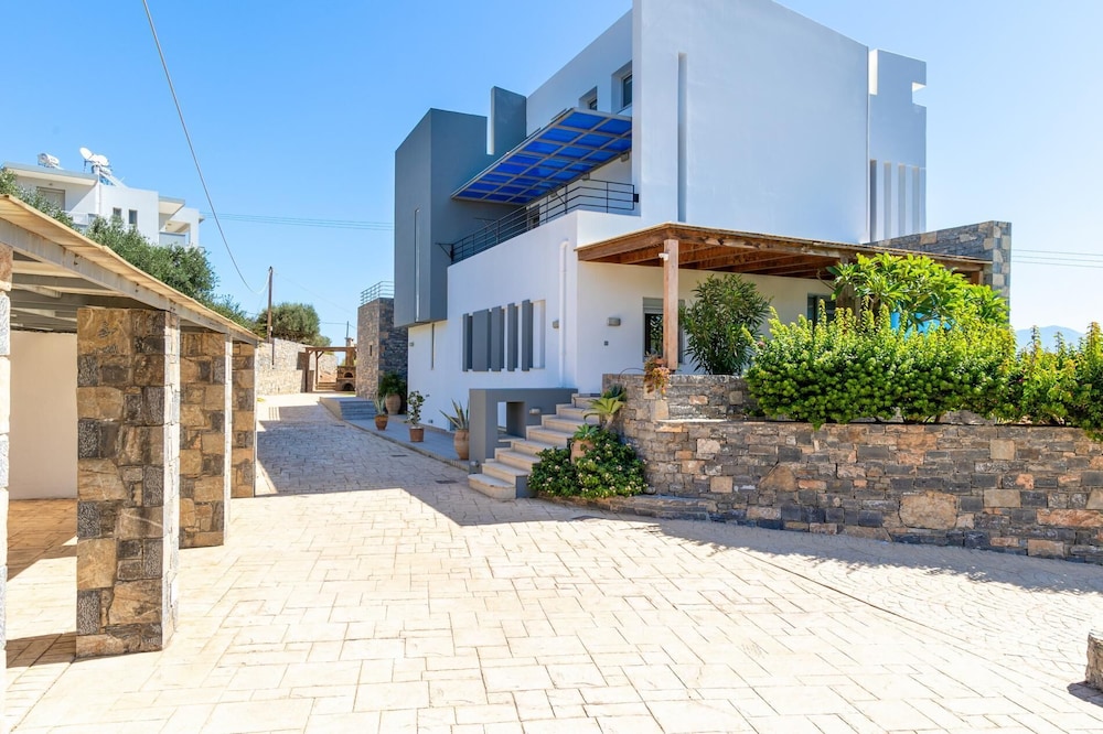 Villa Friends With Private Pool