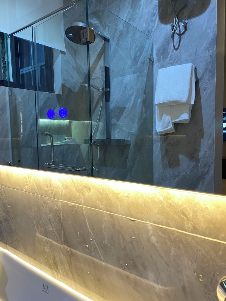 Fahari Suites By WW