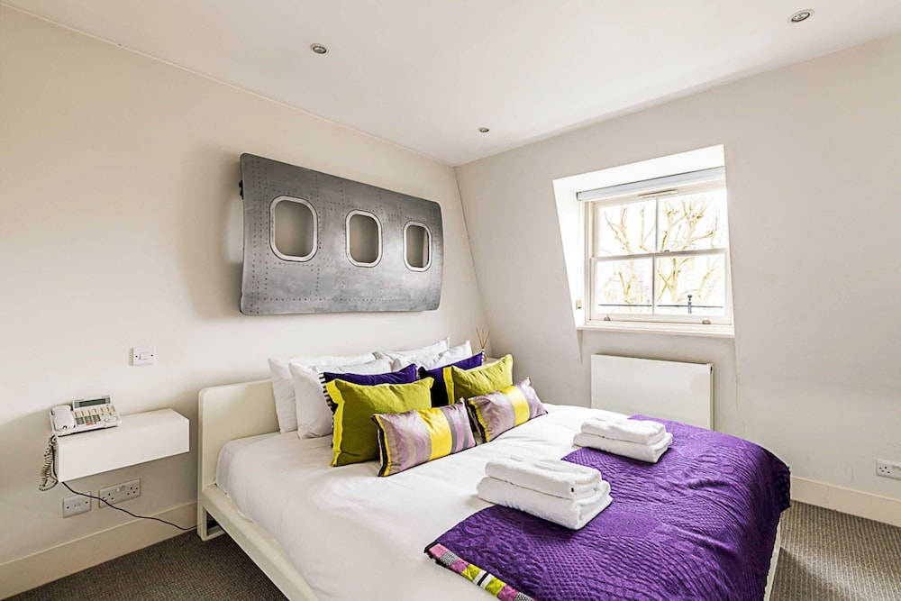 London Luxe Retreat: 5-bed Gem
