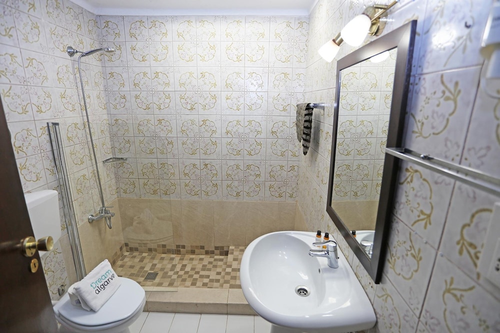 V 03 - Apartment 3 in Seacliff Albufeira