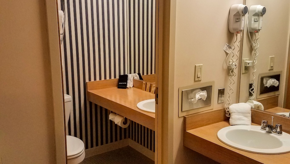 Iveys Motor Lodge Houlton